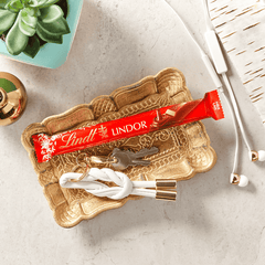 Lindt LINDOR Milk Chocolate Stick, 38g