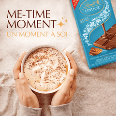 Lindt LINDOR Milk Caramel & Sea Salt Chocolate Bar, 100g