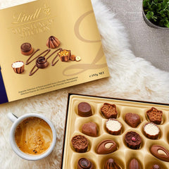 Lindt SWISS LUXURY SELECTION Assorted Chocolate Pralines Gift Box, 193g
