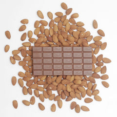 Lindt SWISS CLASSIC Almond Milk Chocolate Bar, 100g